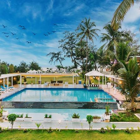 Foxoso La Beach Resort & Spa Old Goa Exterior photo